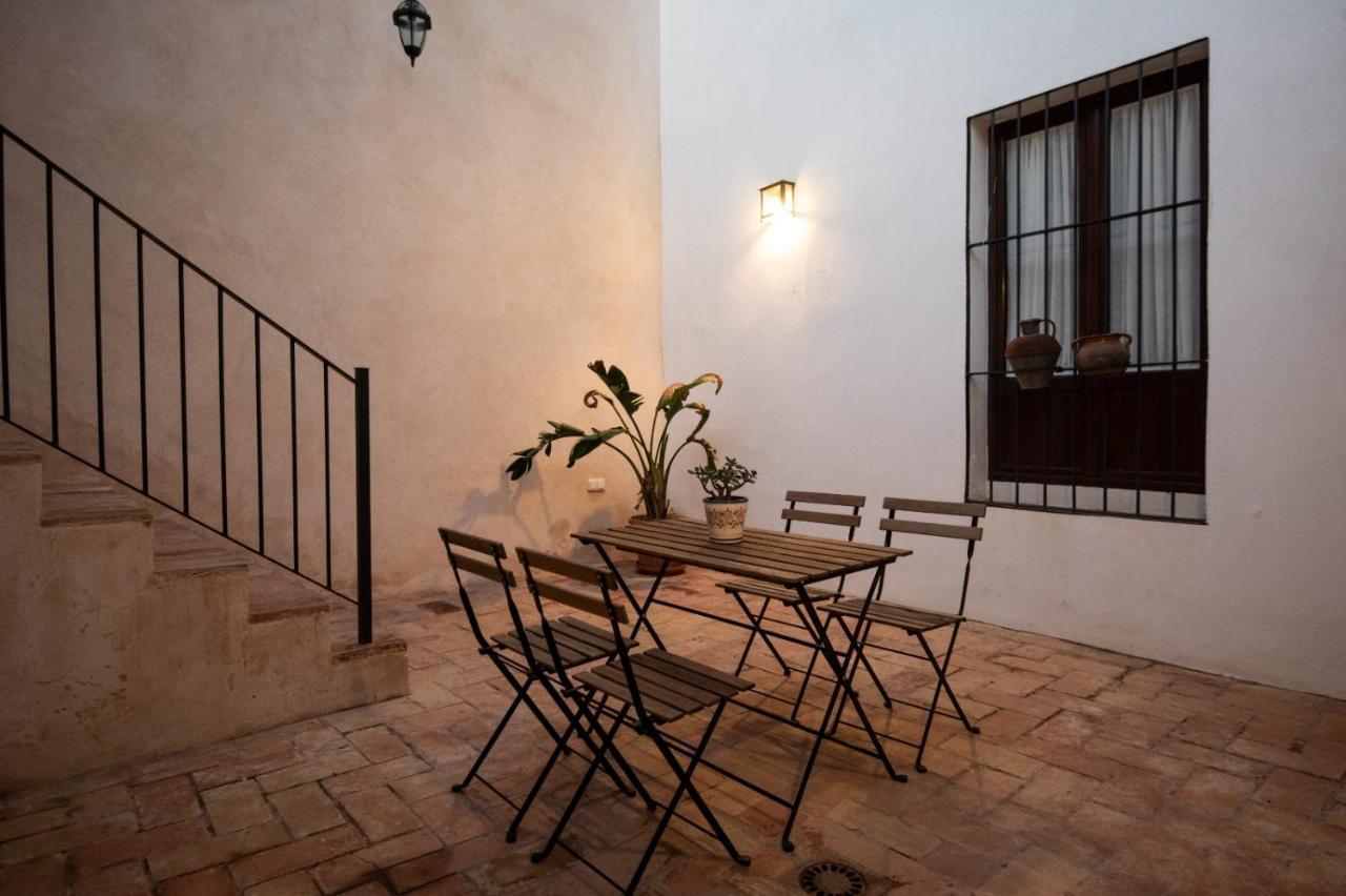 Apartamentos La Casa del Santo Carmona  Exterior foto